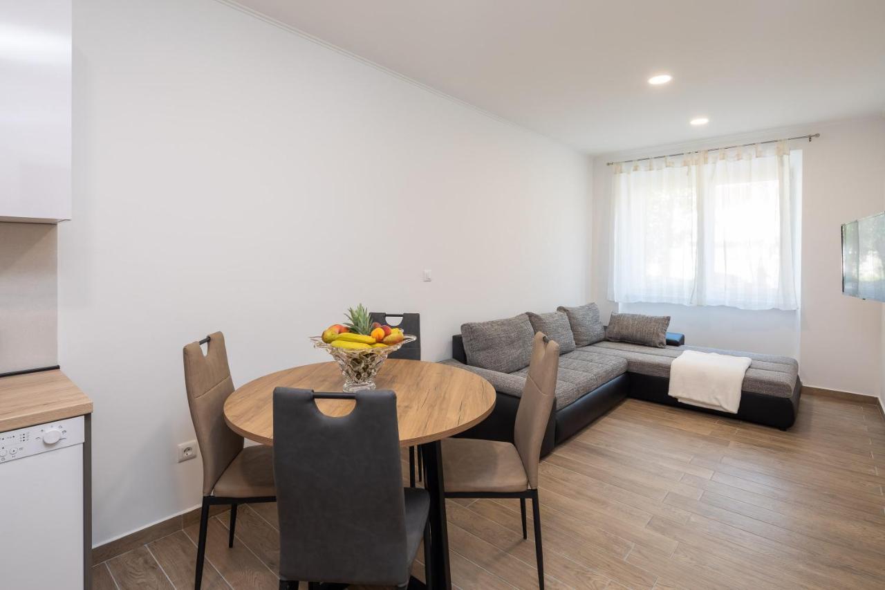 Direct Beach Apartments Jesenice  Dış mekan fotoğraf